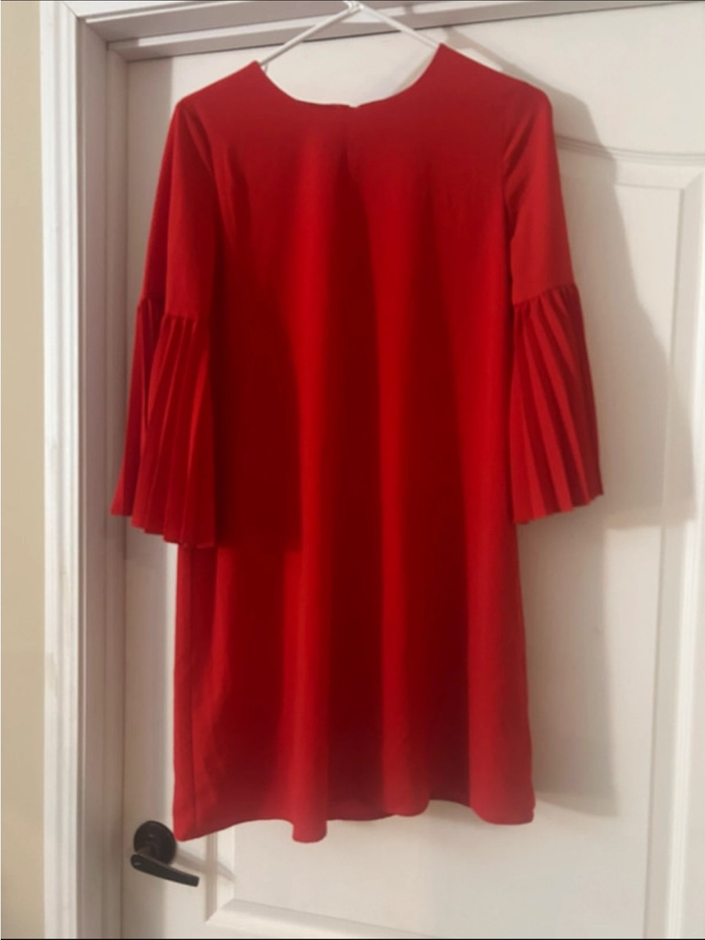 Cato XS BEAUTIFUL RED dress w/accordion flare sleeve dress
